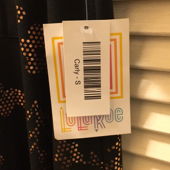 BNWT Elegant Carly! Size Small - Picture 3 of 3